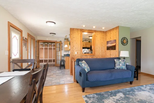 $278,000 | 59134 White Wood Drive, Mattawan, MI 49071