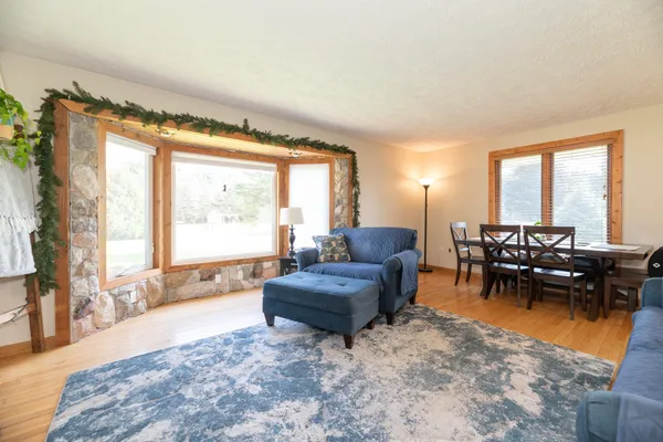 $278,000 | 59134 White Wood Drive, Mattawan, MI 49071