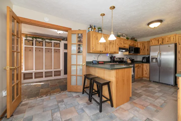 $278,000 | 59134 White Wood Drive, Mattawan, MI 49071