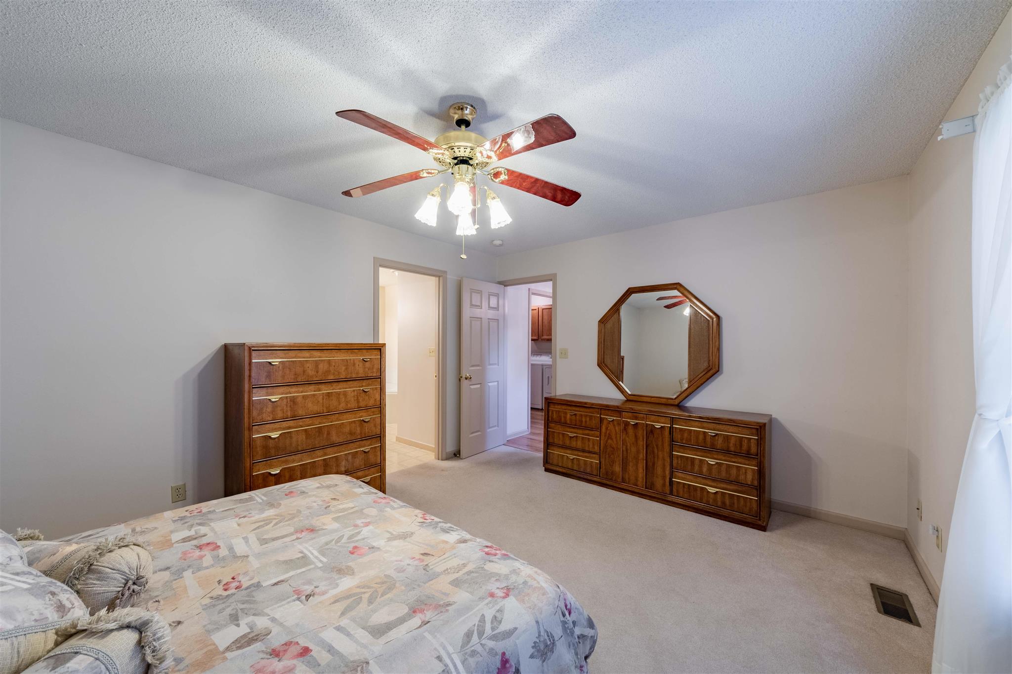 2701 Hickory Lane Marion, IL 62959 - Photo 13 of 35