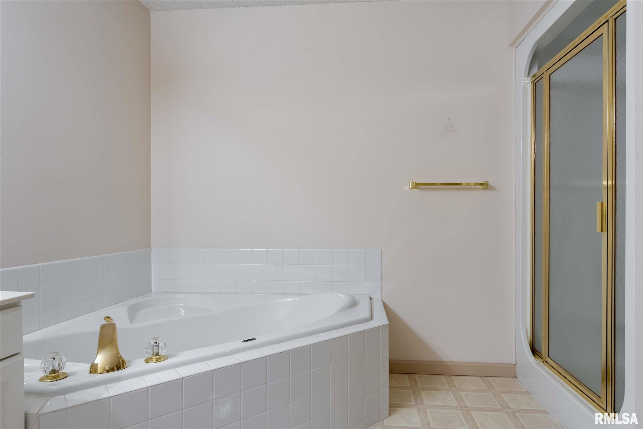 2701 Hickory Lane Marion, IL 62959 - Photo 15 of 35