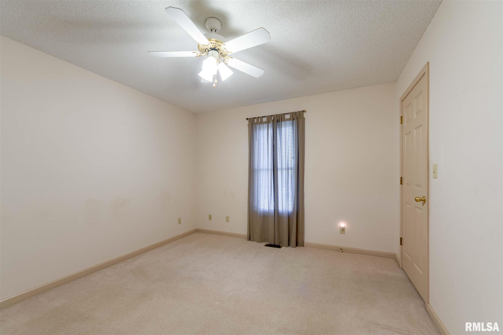 2701 Hickory Lane Marion, IL 62959 - Photo 21 of 35