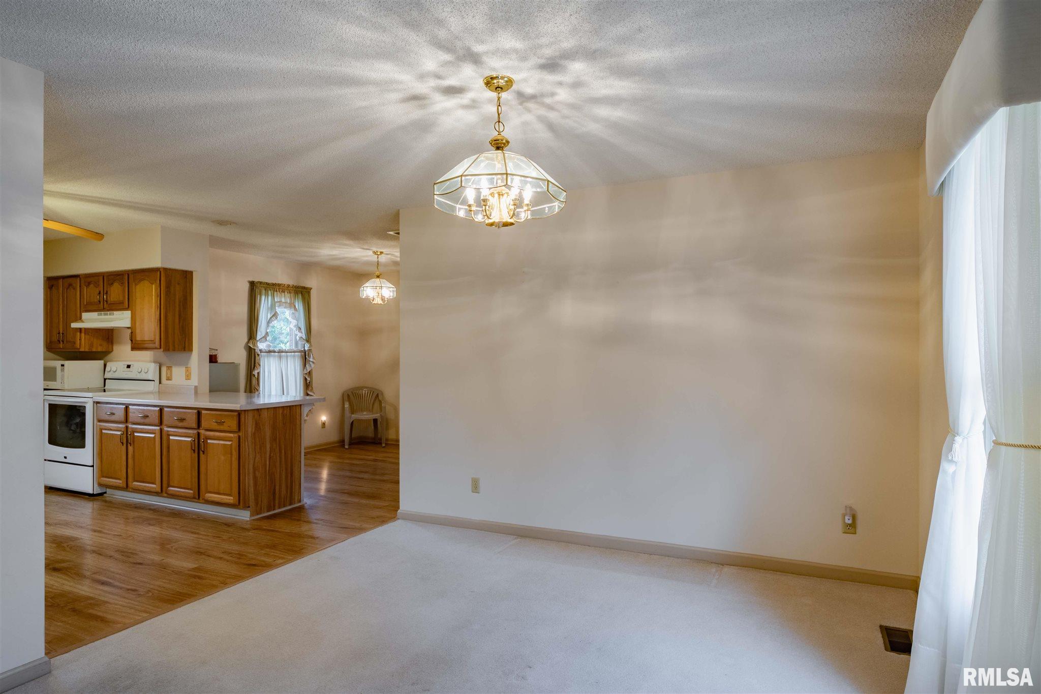 2701 Hickory Lane Marion, IL 62959 - Photo 7 of 35