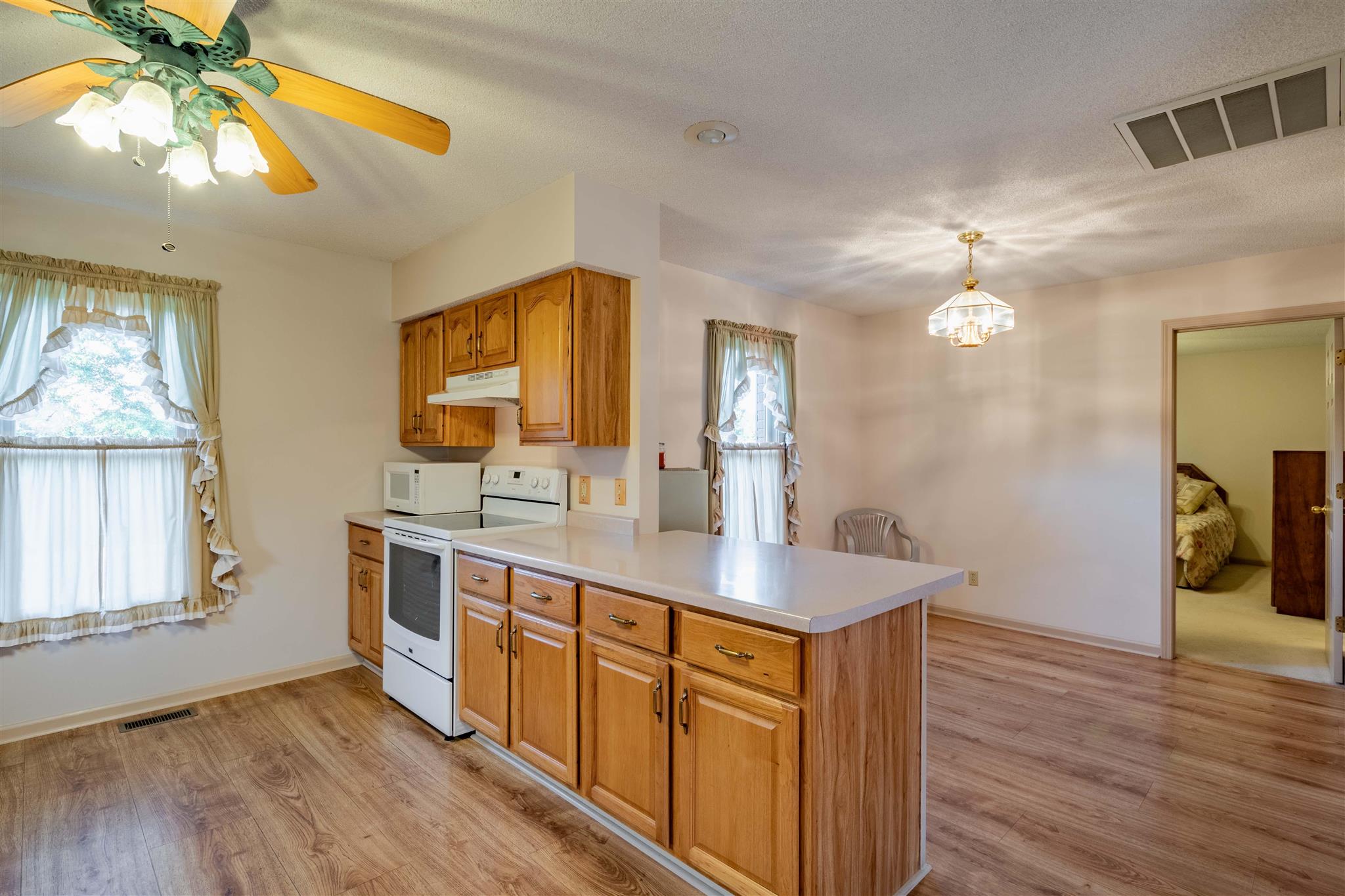 2701 Hickory Lane Marion, IL 62959 - Photo 8 of 35