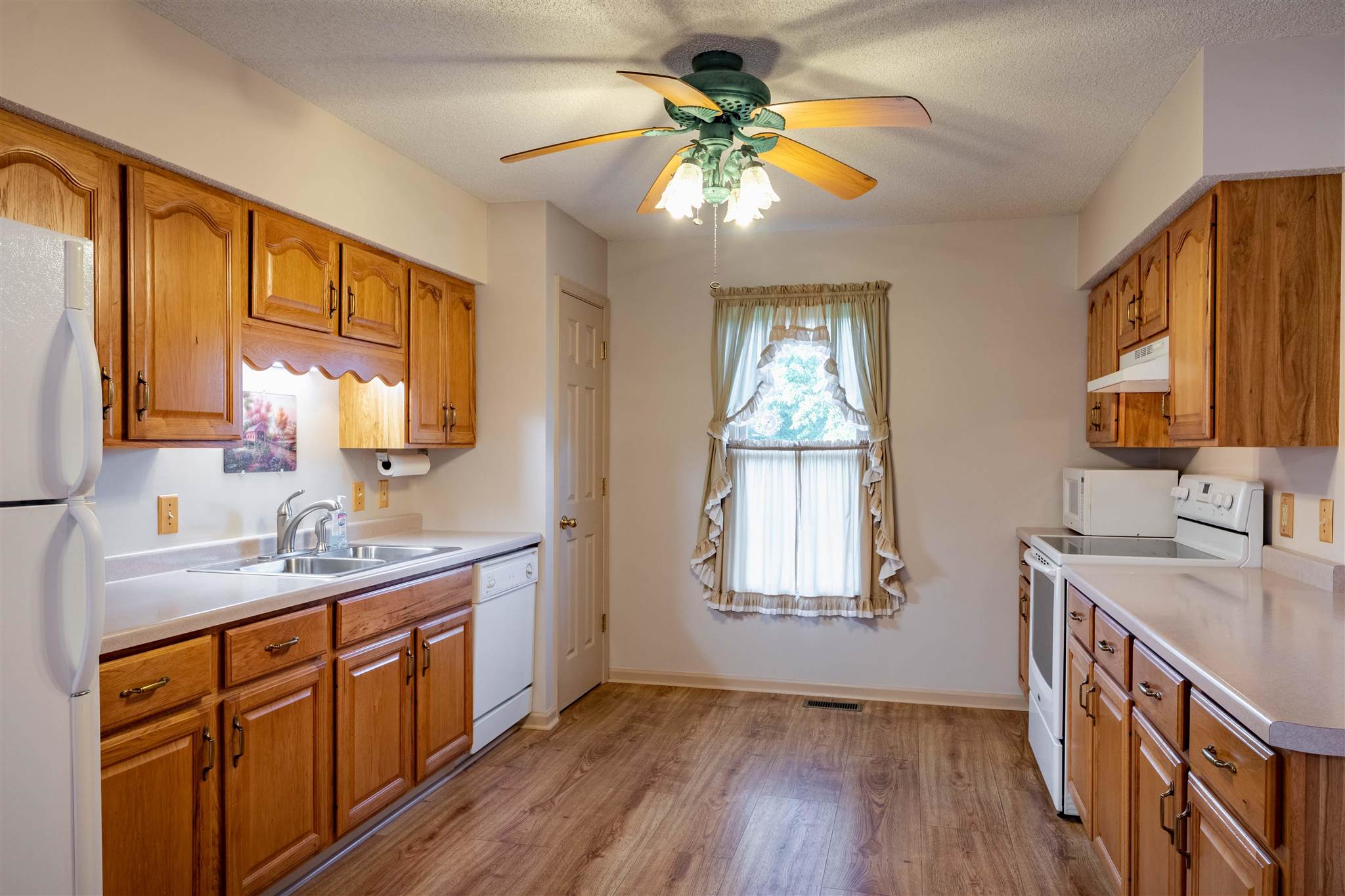 2701 Hickory Lane Marion, IL 62959 - Photo 9 of 35