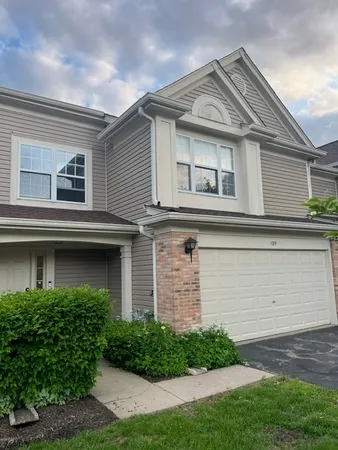 $2,900 | 109 Holmes Way, Unit 109, Schaumburg, IL 60193