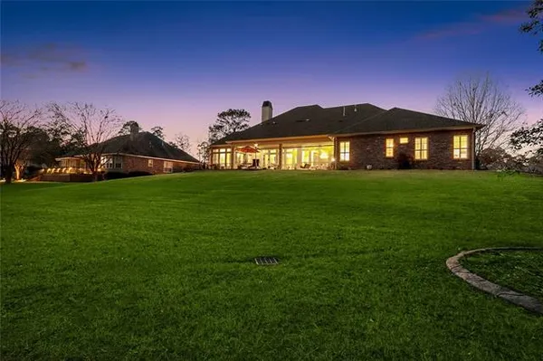$1,100,000 | 518 Northwoods Drive, Abita Springs, LA 70420