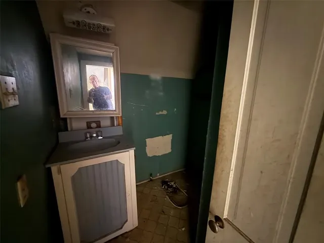 $205,000 | 125 North Washington Street, Farmersville, TX 75442