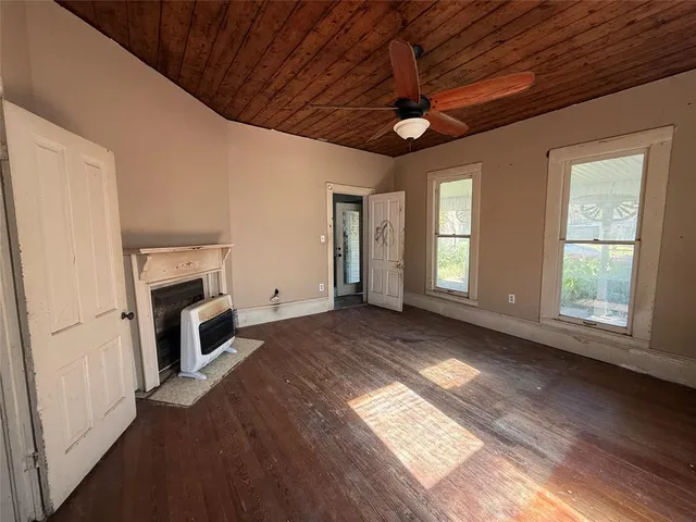 $205,000 | 125 North Washington Street, Farmersville, TX 75442