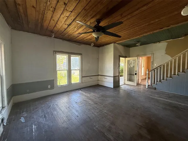 $205,000 | 125 North Washington Street, Farmersville, TX 75442