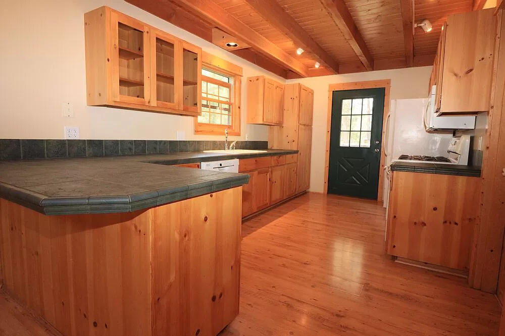 60448 Zuni Road Bend, OR 97702 - Photo 7 of 27 Kitchen view from family room...Zuni