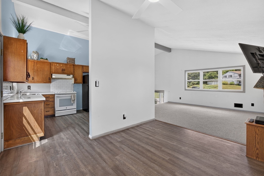 1 Eisenhower Road Peabody, MA 01960 - Photo 7 of 22