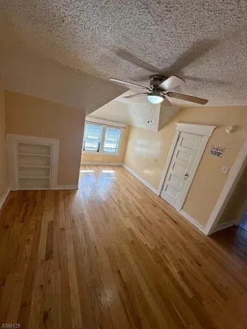 $1,600 | 918 South 17th Street, Newark, NJ 07108