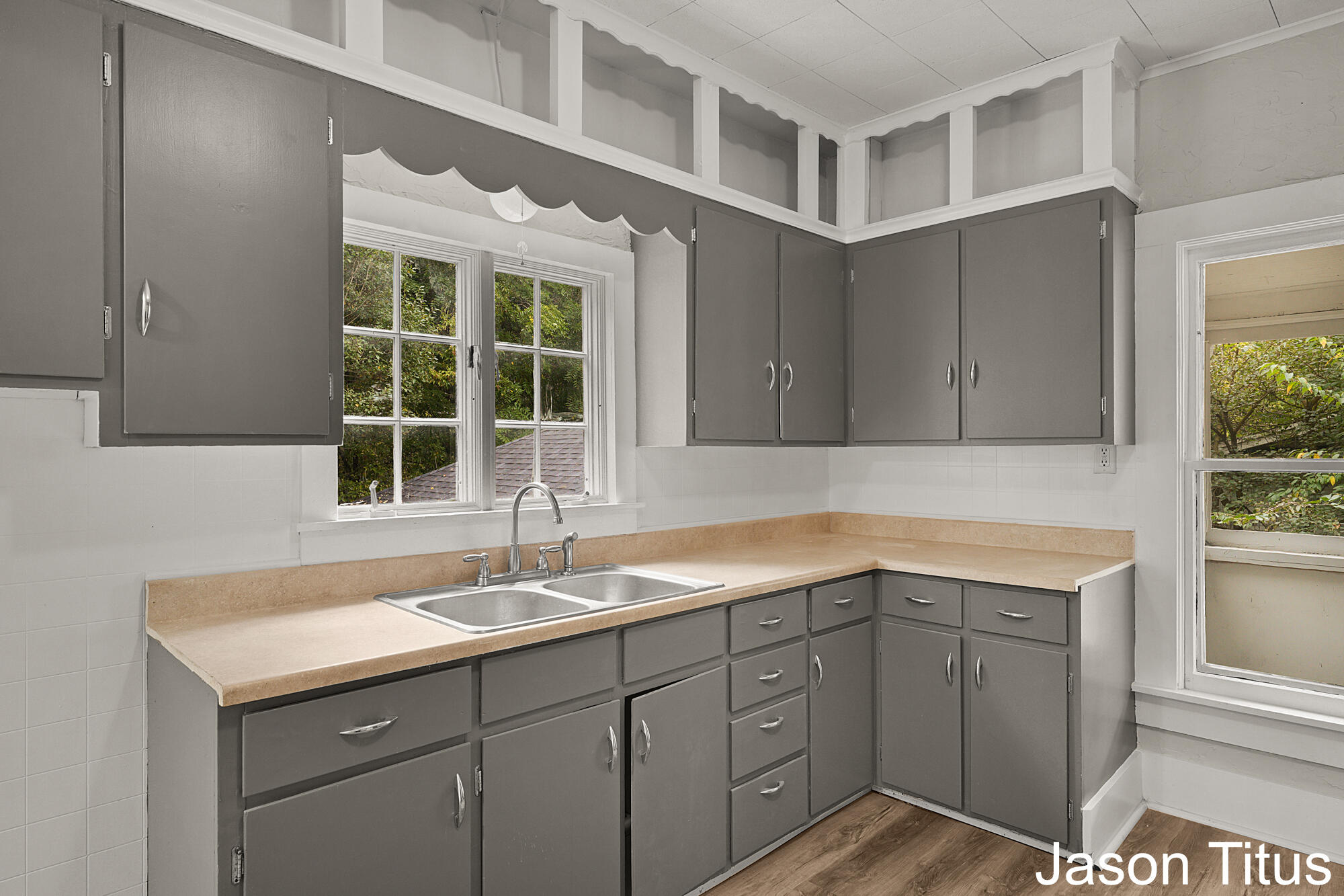 814 Main Street Nashville, MI 49073 - Photo 3 of 33 DSC06074