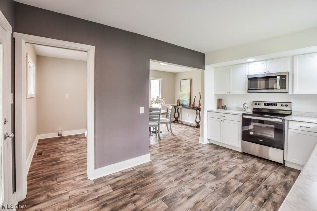 1747 Faye Road Akron, OH 44306 - Photo 18 of 27 Kitchen