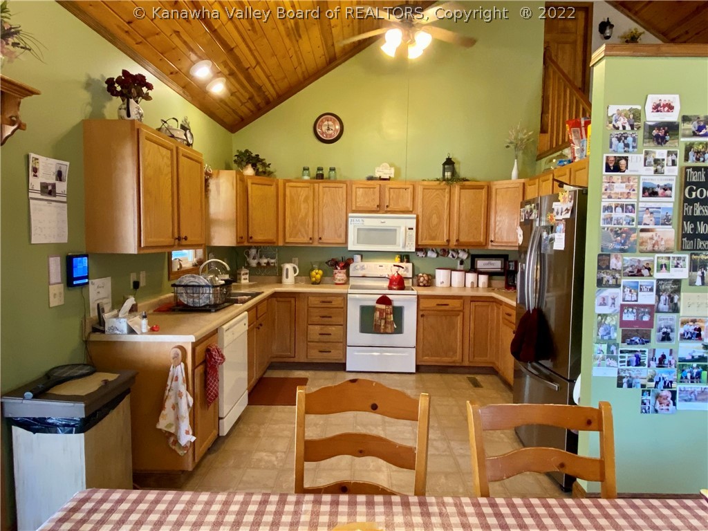 2835 Poca River Road Charleston, WV 25320 - Photo 4 of 50 Gallery Image 4