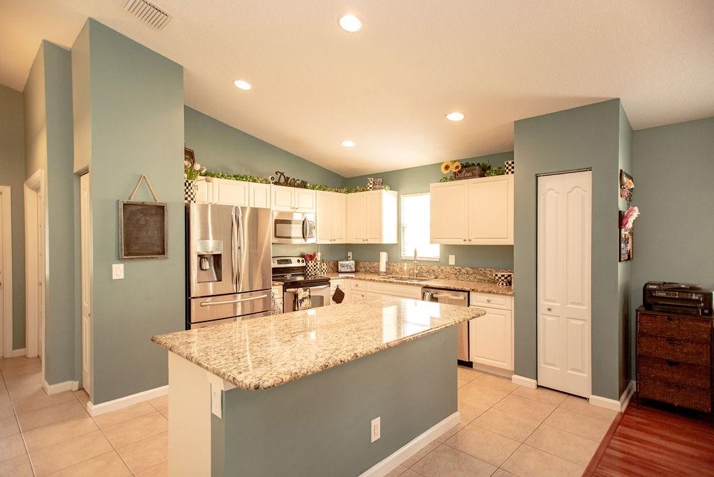 2672 Southwest Regency Road Stuart, FL 34997 - Photo 7 of 38 Gallery Image 7