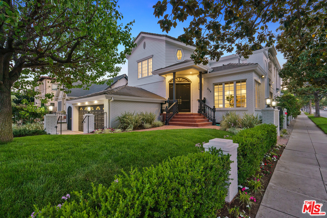 219 North Oakhurst Drive, Beverly Hills, CA 90210 Compass