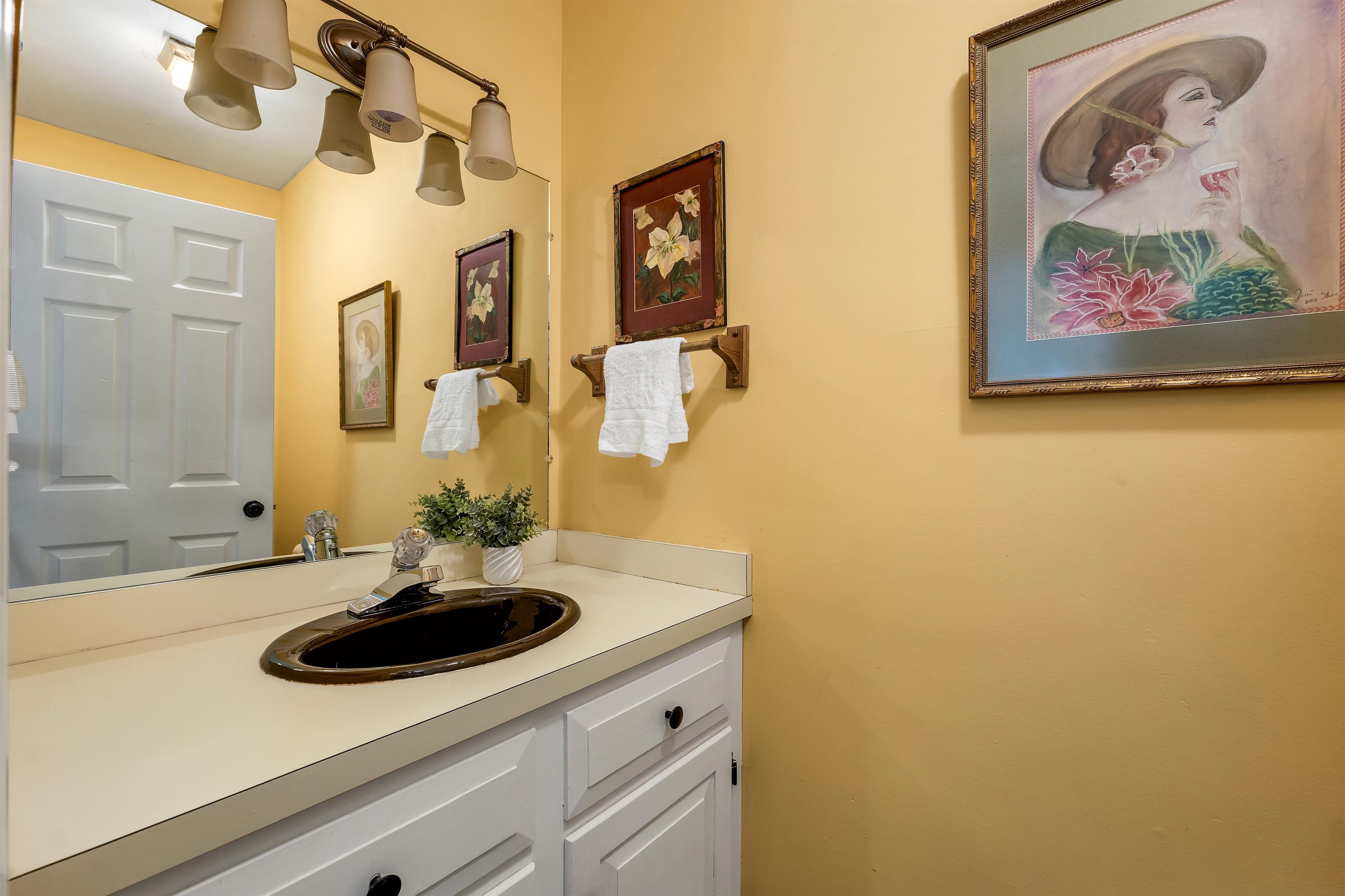 1 Farmhouse Road, Unit 1 Wolfeboro, NH 03894 - Photo 17 of 44 Gallery Image 17