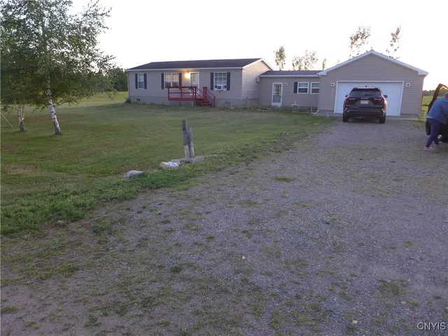 $285,000 | 37423 Greenizen Road, Clayton, NY 13624