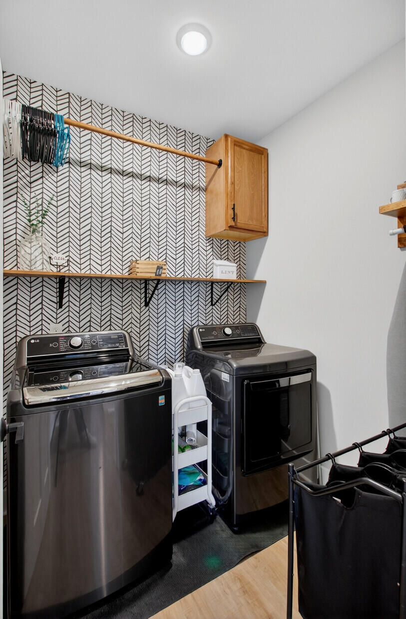 105 Edisto Crossing Ridgeville, SC 29472 - Photo 24 of 45 Laundry Room on Main Floor