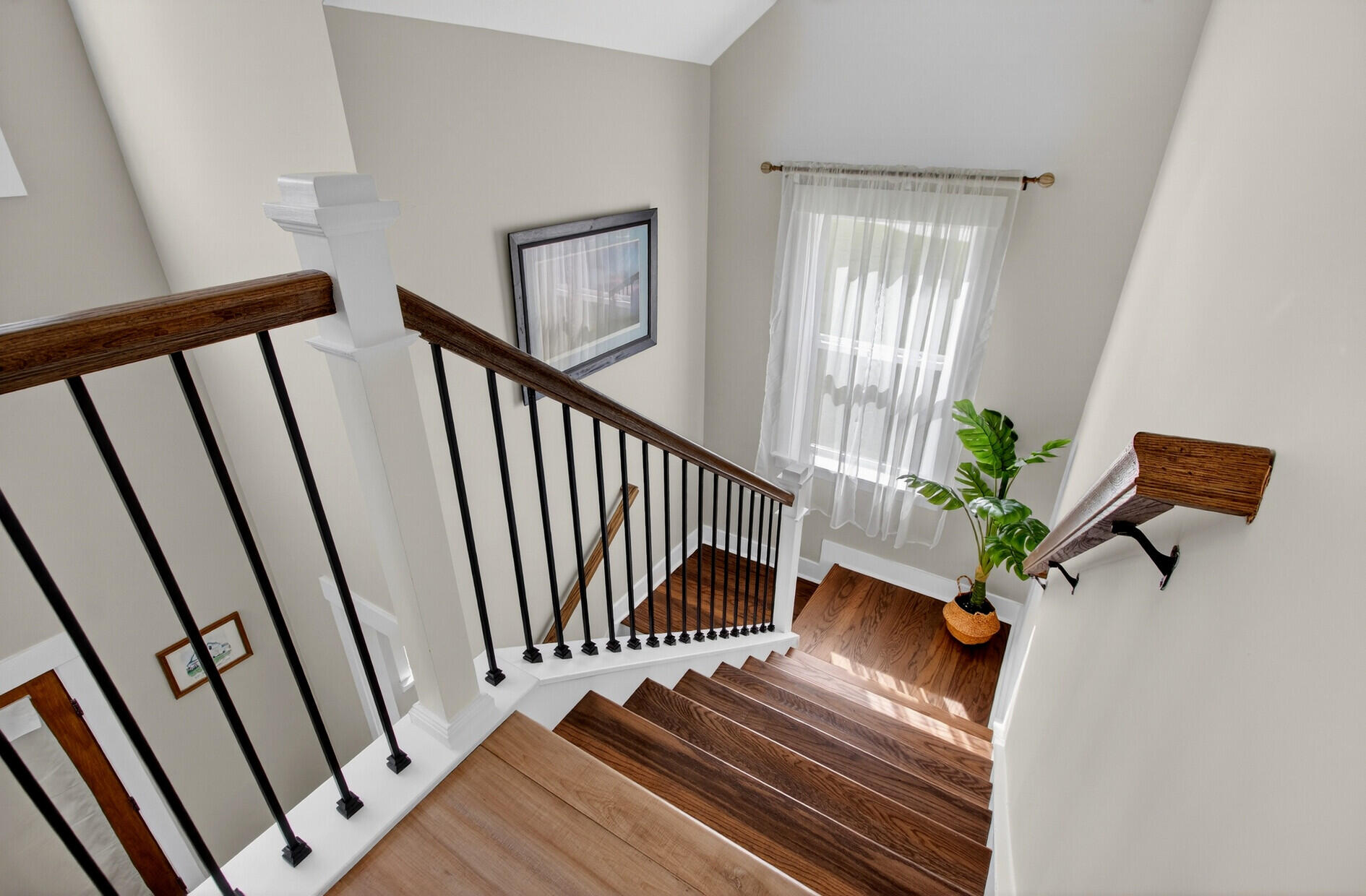 105 Edisto Crossing Ridgeville, SC 29472 - Photo 26 of 45 Hardwood Treads and...