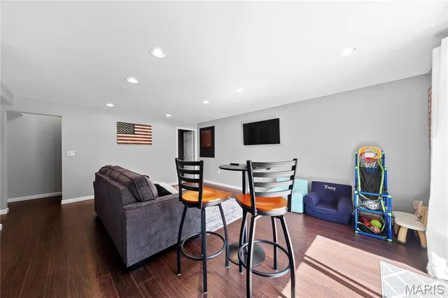 $269,900 | 978 San Luis Drive, Fenton, MO 63026