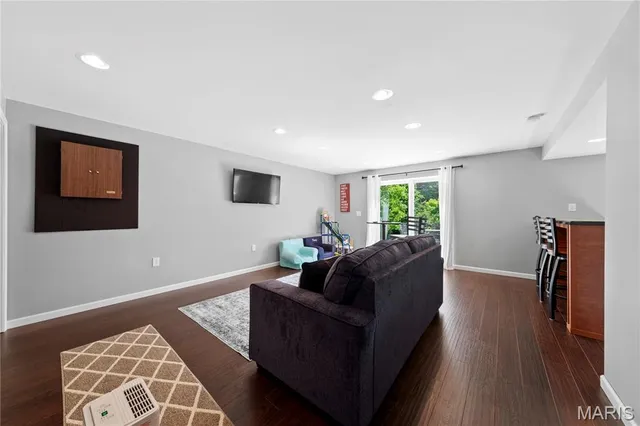 $269,900 | 978 San Luis Drive, Fenton, MO 63026