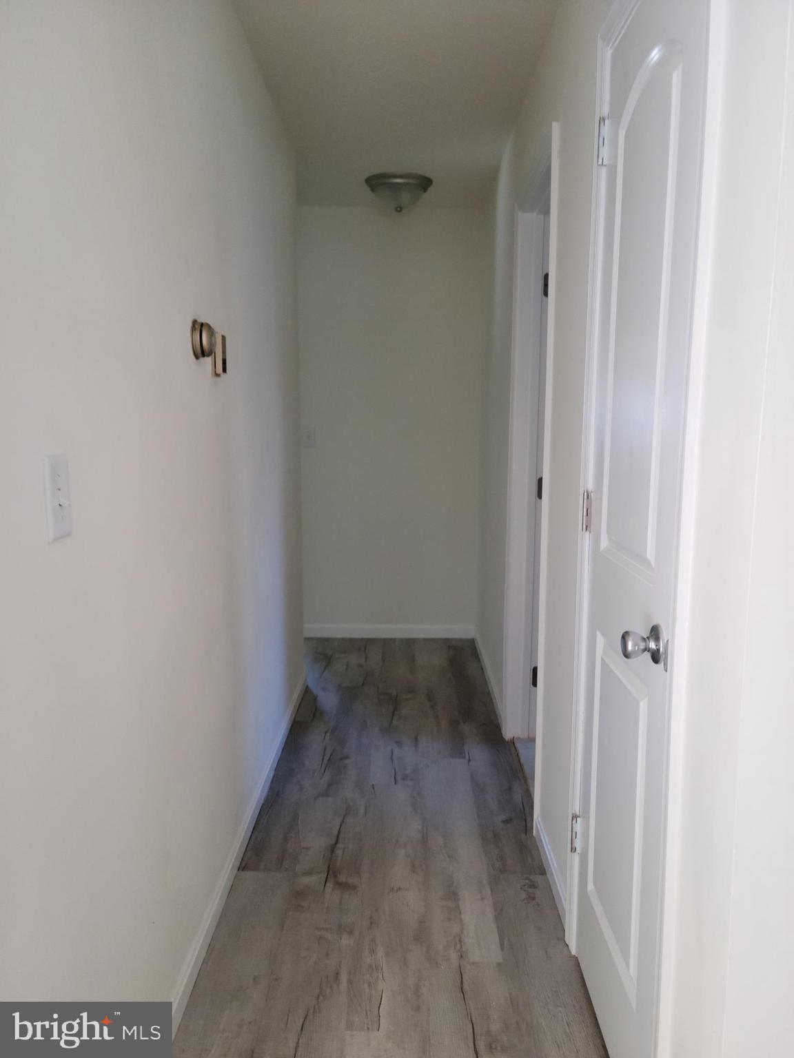 67 North Halsey Road Dover, DE 19901 - Photo 13 of 29 Main floor hallway