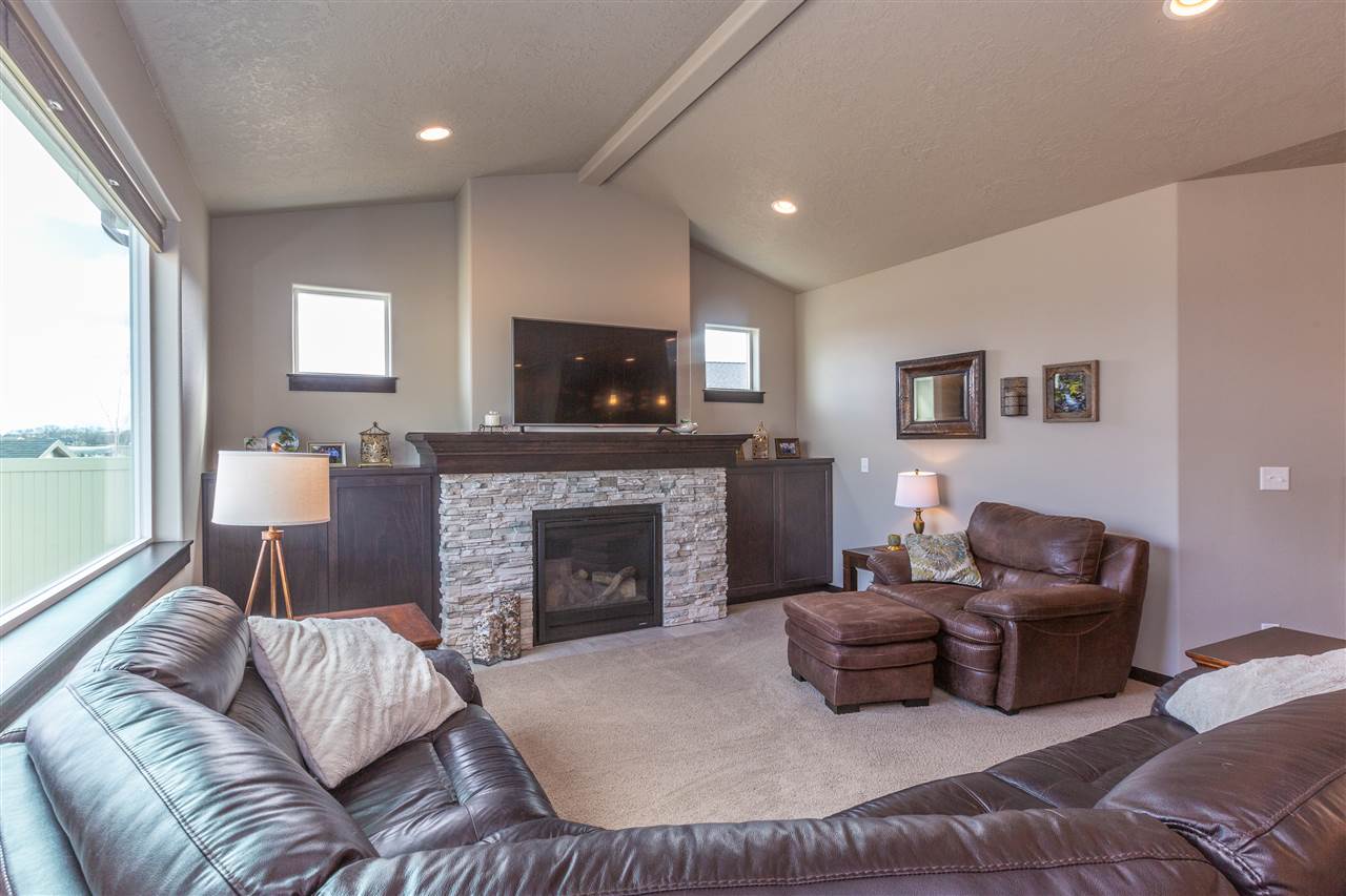 18403 Selkirk Estates Road Greenacres, WA 99016 - Photo 3 of 20 Gallery Image 3