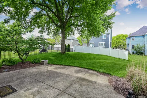 $775,000 | 9016 Darien Woods Court, Darien, IL 60561