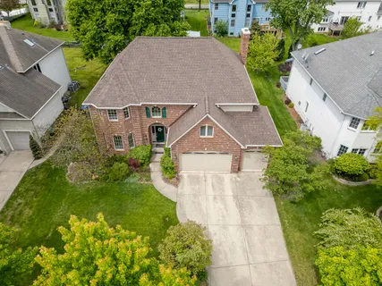 $775,000 | 9016 Darien Woods Court, Darien, IL 60561