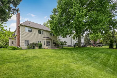 $775,000 | 9016 Darien Woods Court, Darien, IL 60561