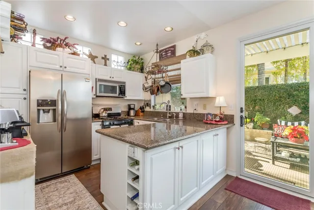 $635,000 | 27839 Skycrest Cir Drive, Unit 9, Valencia, CA 91354