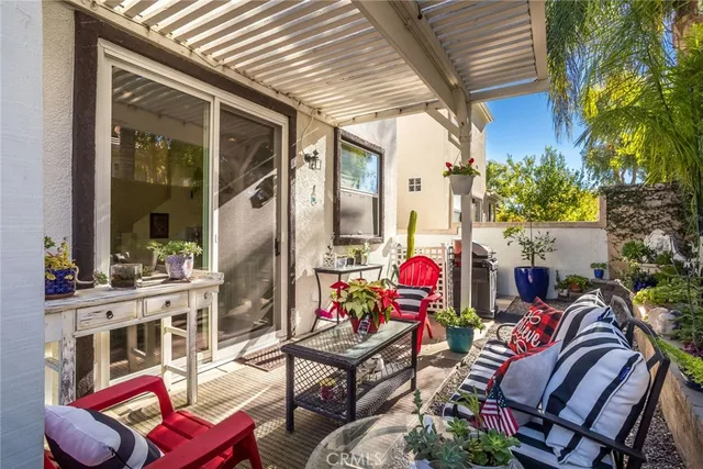 $635,000 | 27839 Skycrest Cir Drive, Unit 9, Valencia, CA 91354