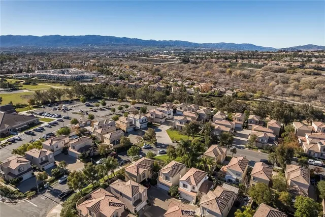 $635,000 | 27839 Skycrest Cir Drive, Unit 9, Valencia, CA 91354