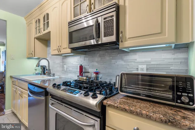 $415,000 | 700 New Hampshire Avenue Northwest, Unit 712, Washington, DC 20037