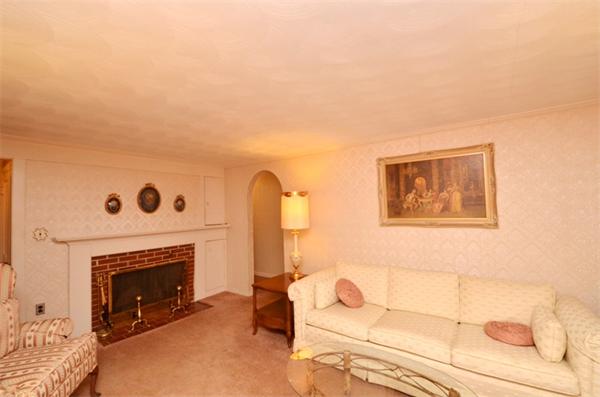 7 Hillcroft Road Waltham, MA 02452 - Photo 15 of 30 Gallery Image 15