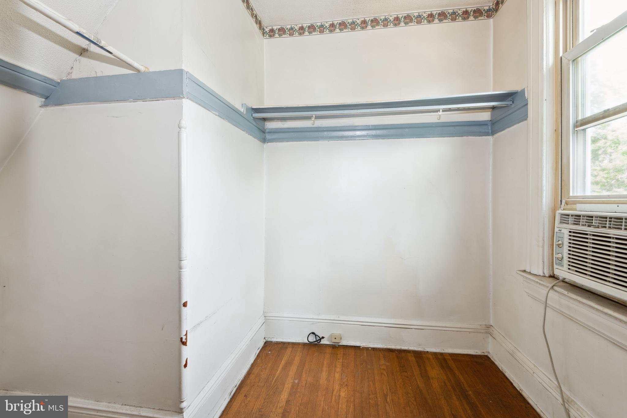 338 Hunter Avenue Plainfield, NJ 07063 - Photo 19 of 25 Walk in closet