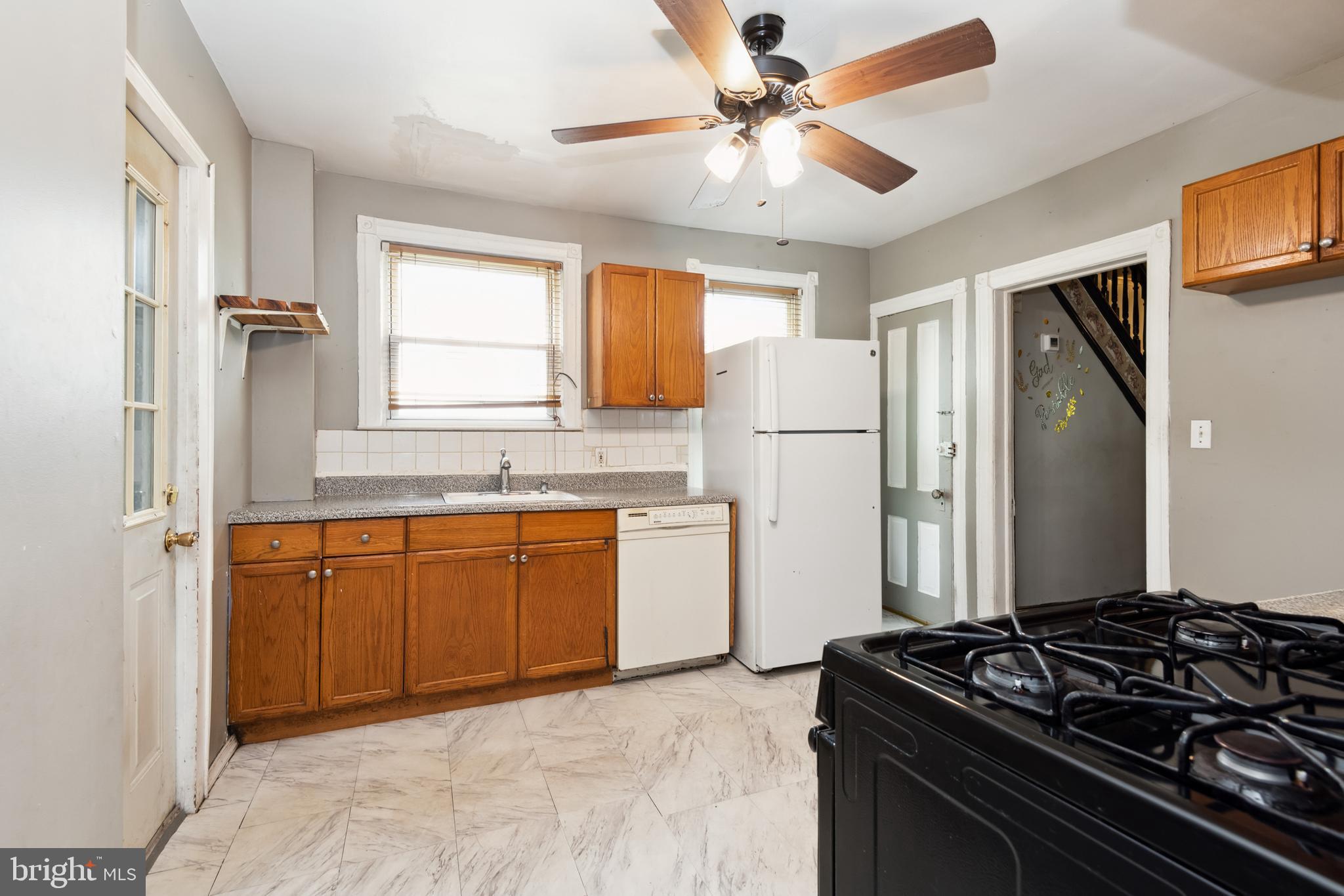 338 Hunter Avenue Plainfield, NJ 07063 - Photo 8 of 25