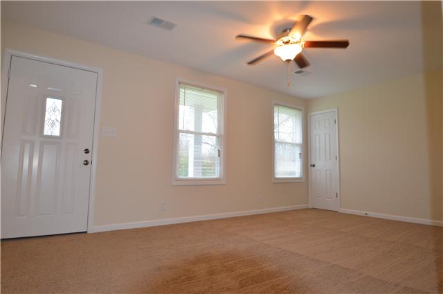 121 Bluegrass Road Clarksville, TN 37042 - Photo 4 of 20 LARGE LIVING ROOM WITH ALL NEW PAINT, BEAUTIFUL NEW FREIZE CARPETING, AND A LOVELY CEILING FAN!!