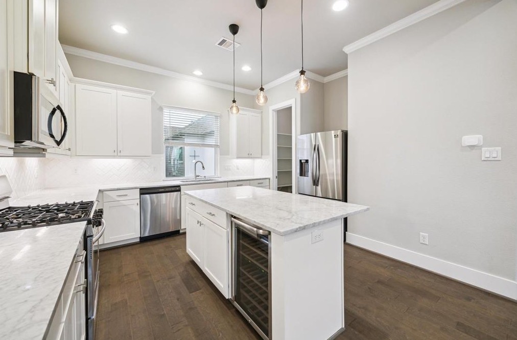 910 West 35th Street, Unit C Houston, TX 77018 - Photo 2 of 4