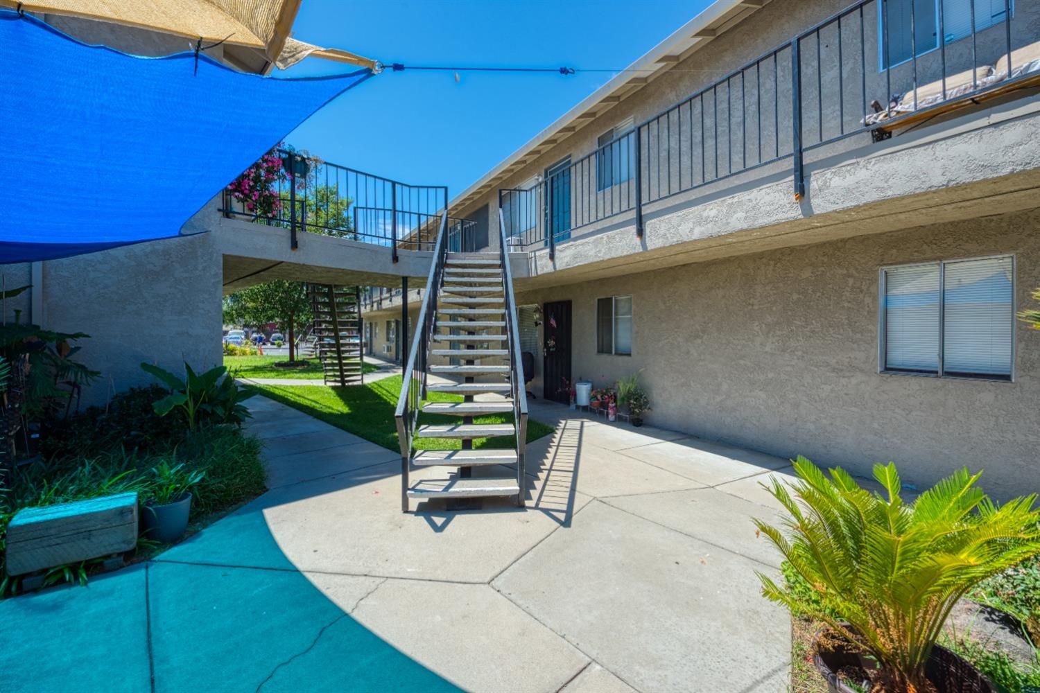 431 Coffee Road Modesto, CA 95355 - Photo 7 of 39