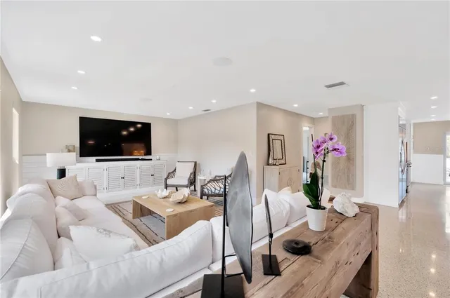 $14,500 | 807 Snug Island, Clearwater, FL 33767