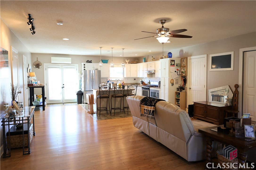 901 Duncan Road Commerce, GA 30530 - Photo 3 of 48