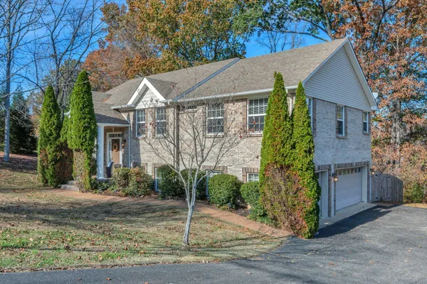 $619,900 | 529 Katelyn Drive South, Spring Hill, TN 37174