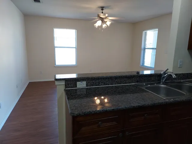 $1,495 | 708 B Claremont Parkway, Marble Falls, TX 78654