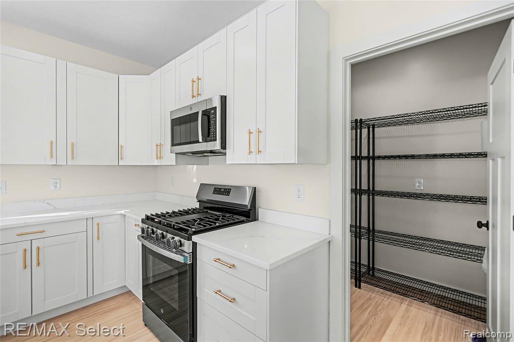 408 3rd Street Fenton, MI 48430 - Photo 19 of 69 Gallery Image 19