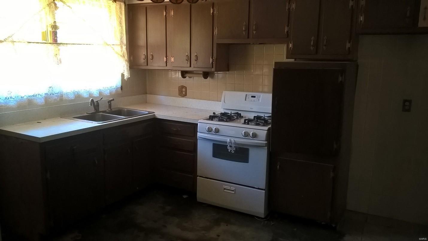 85 Ruth Drive Florissant, MO 63031 - Photo 5 of 8