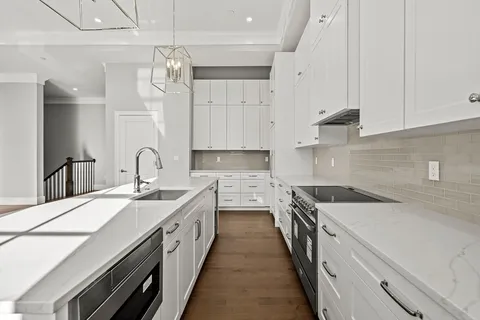 $1,150,000 | 20 Mechanic Square, Unit 2, Marblehead, MA 01945